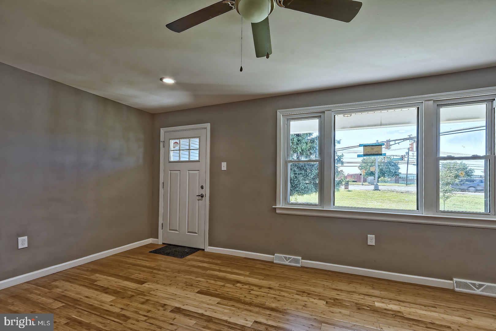 901 Bankbridge Road Sewell, NJ 08080 - Photo 3 of 25 Gallery Image 3