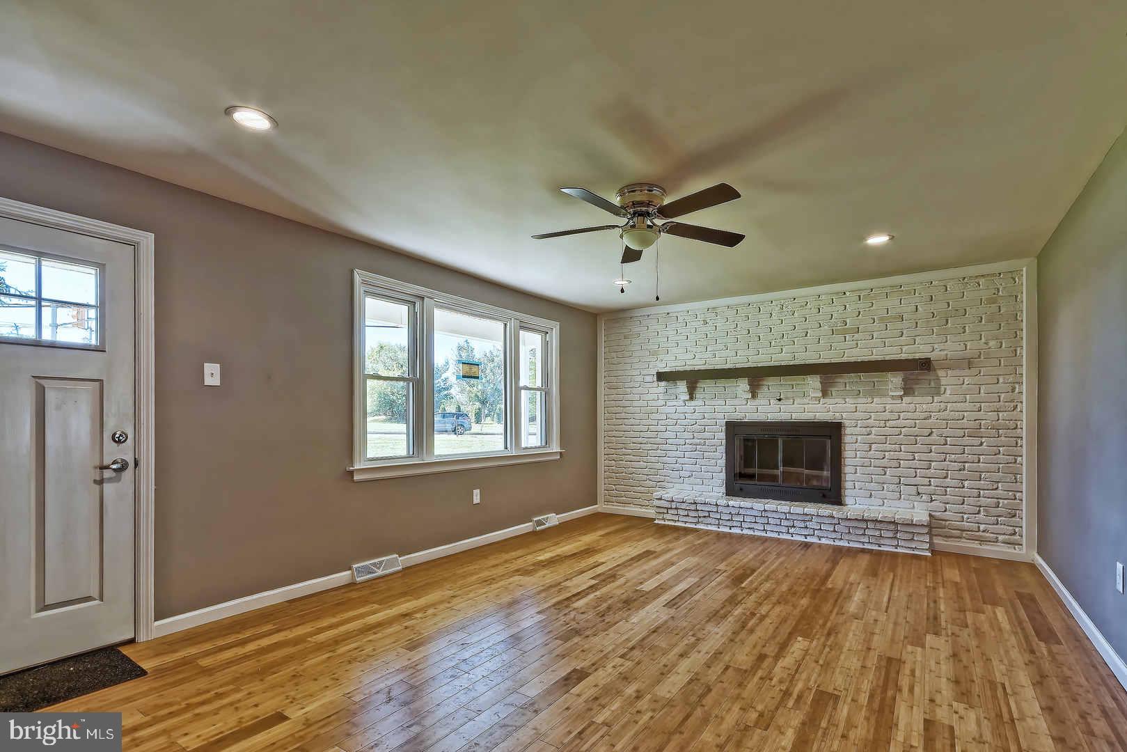 901 Bankbridge Road Sewell, NJ 08080 - Photo 4 of 25 Gallery Image 4