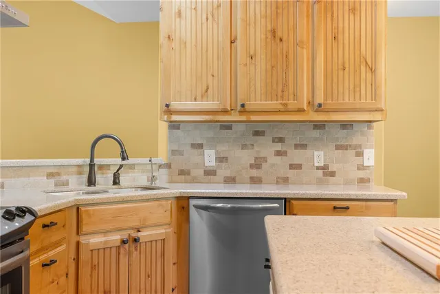 a close view of sink and tap