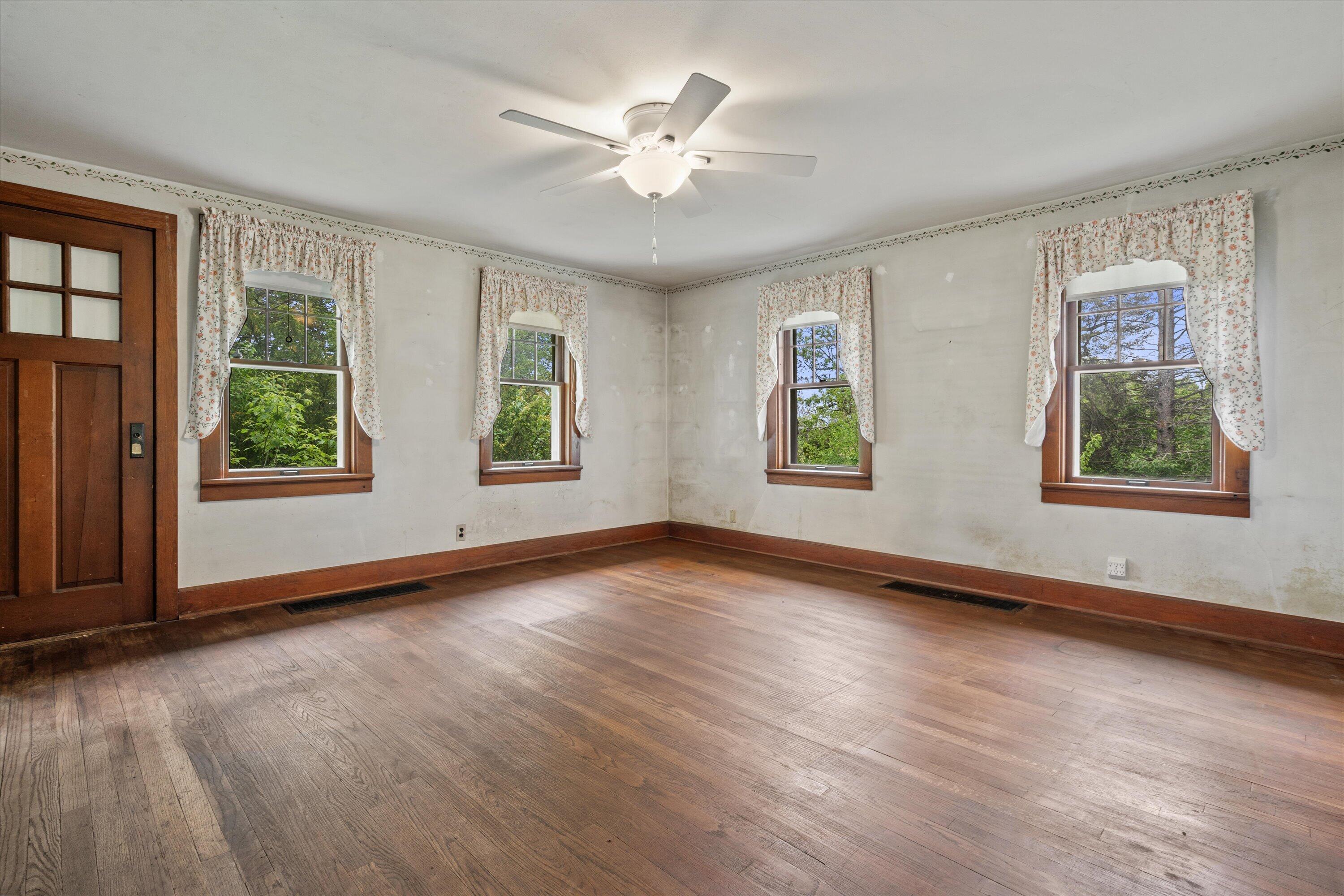 W330-s7098 County Road East Mukwonago, WI 53149 - Photo 10 of 60 Family Room