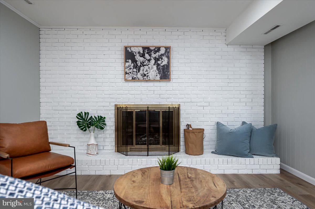 131 Silopanna Road Annapolis, MD 21403 - Photo 3 of 49 Fireplace for relaxing