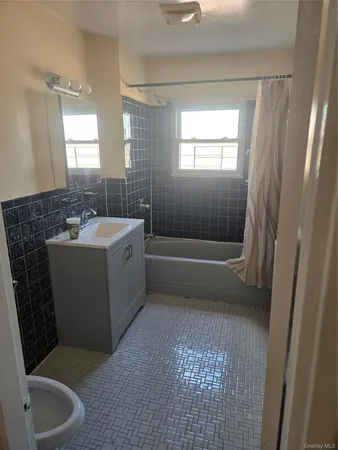 $3,800 | 4030 Baychester Avenue | Edenwald