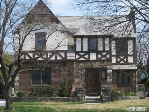 38 Croyden Road Mineola, NY 11501 - Photo 1 of 1 Gallery Image 1