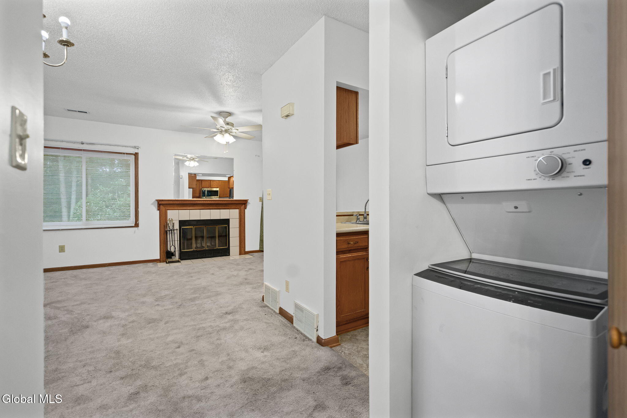 1976 Curry Road, Unit E134 Rotterdam, NY 12303 - Photo 11 of 37 27-web-or-mls-1976-curry-rd