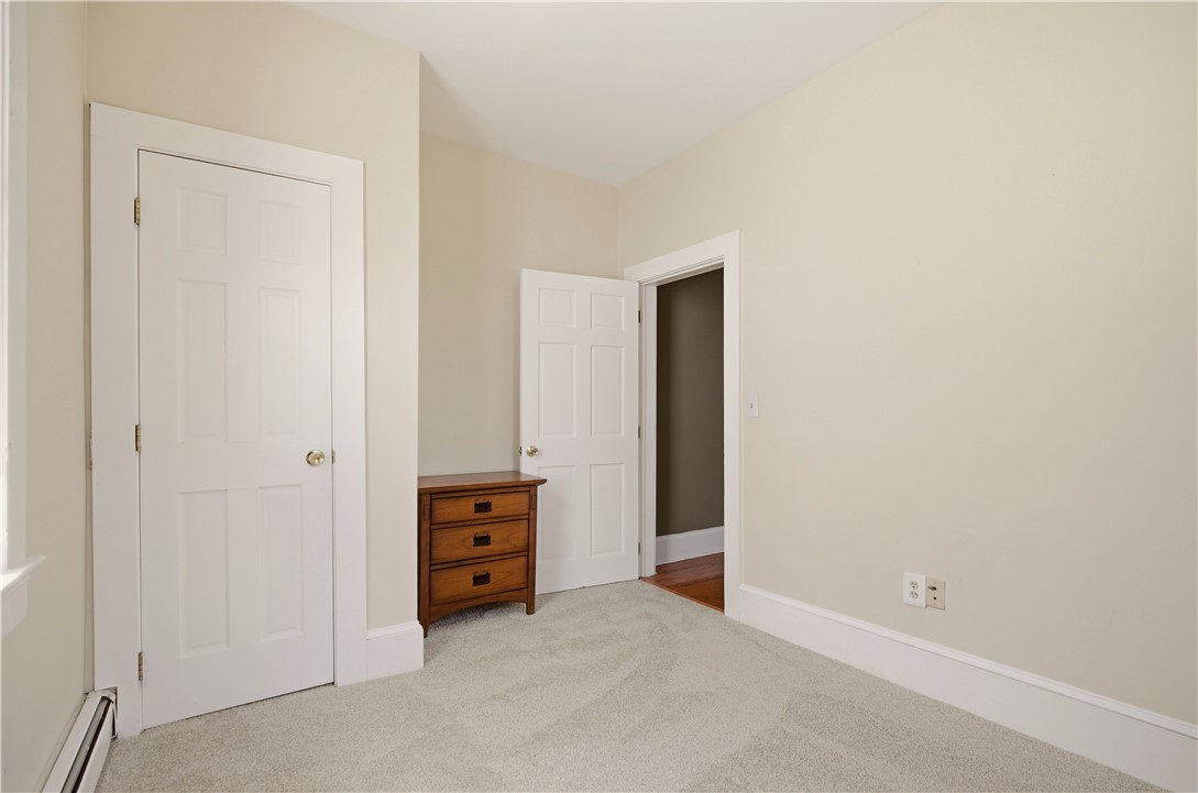 24 Spring Street Newport, RI 02840 - Photo 16 of 27