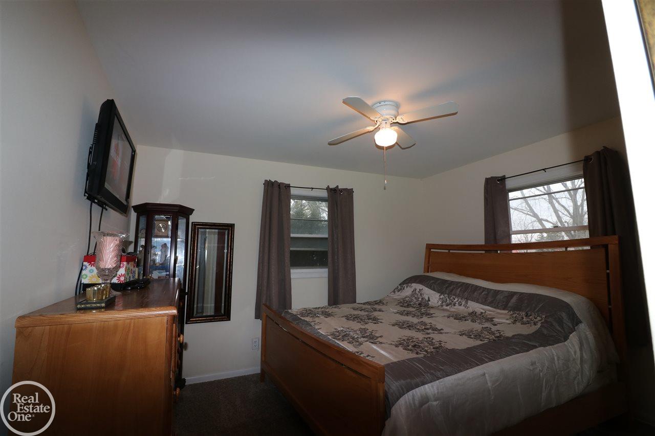 5401 South Genesee Road Grand Blanc, MI 48439 - Photo 17 of 39 31372960-36.JPG
