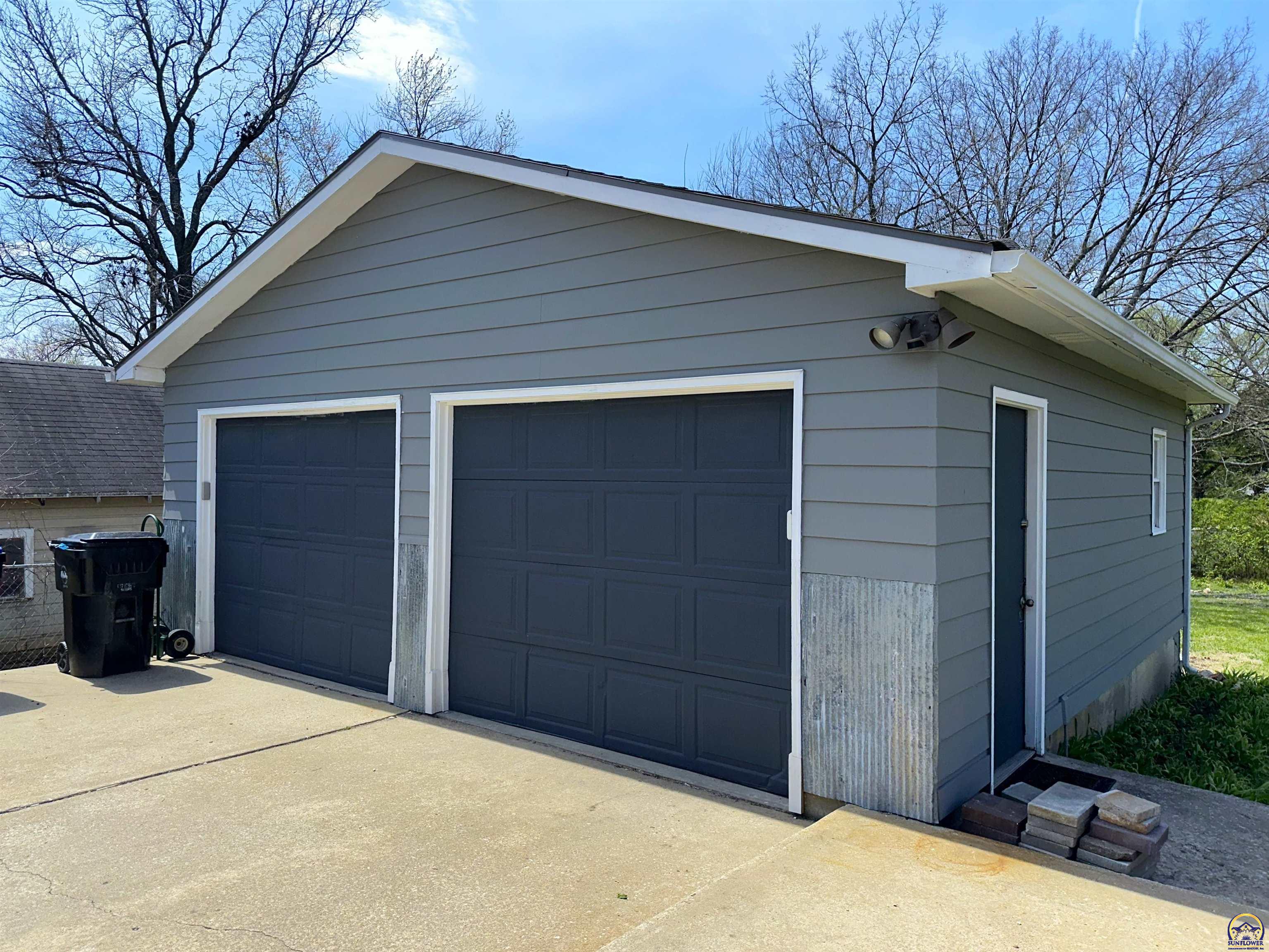 3511 Northwest Rochester Road Topeka, KS 66617 - Photo 3 of 58