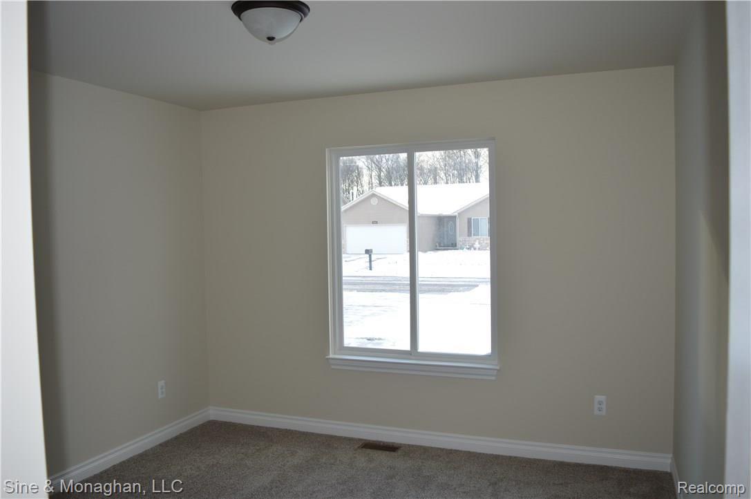 9525 Amy Road Algonac, MI 48001 - Photo 18 of 25 028.JPG