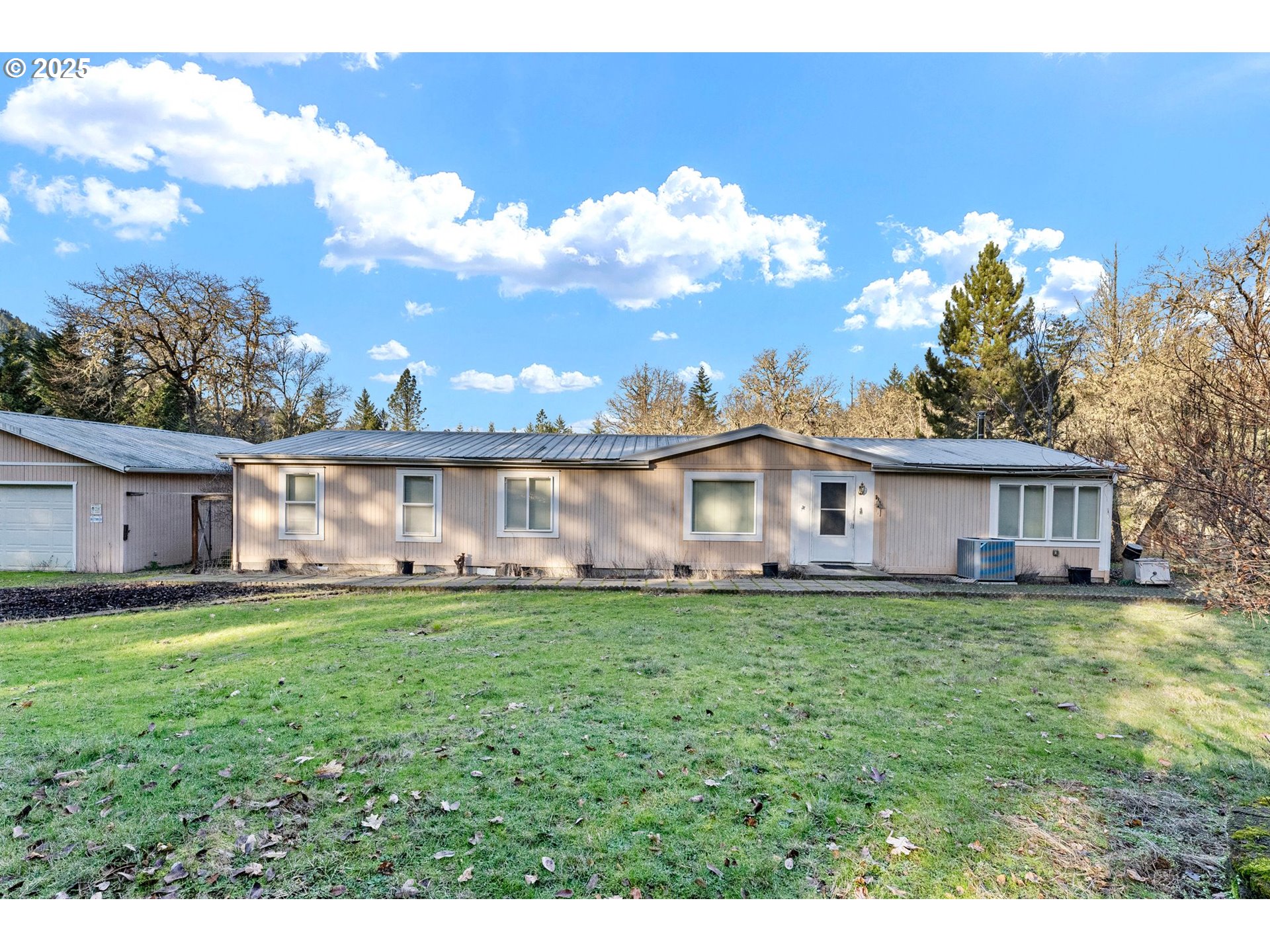 660 Byron Creek Road Winston, OR 97496 - Photo 2 of 48