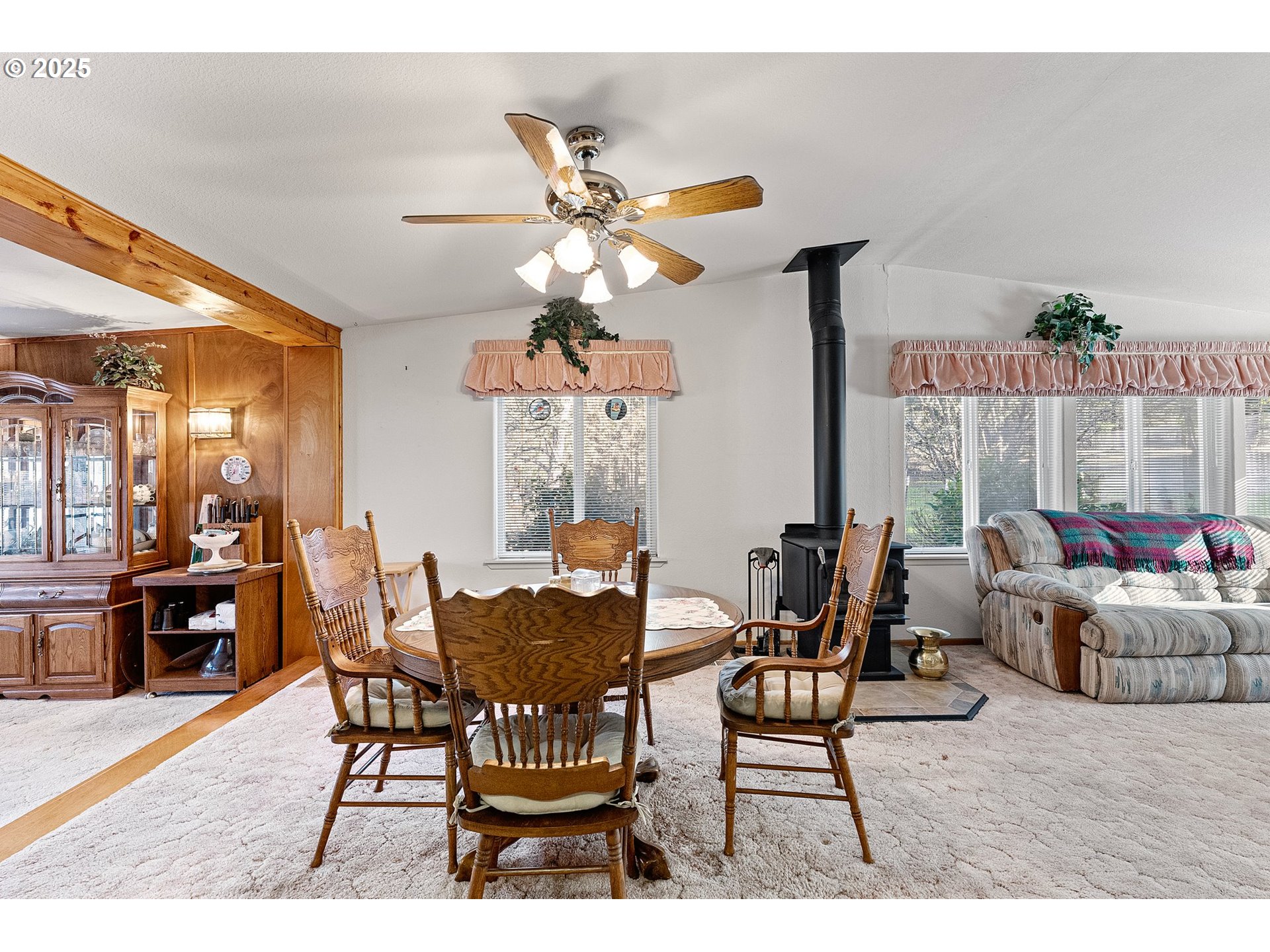 660 Byron Creek Road Winston, OR 97496 - Photo 10 of 48