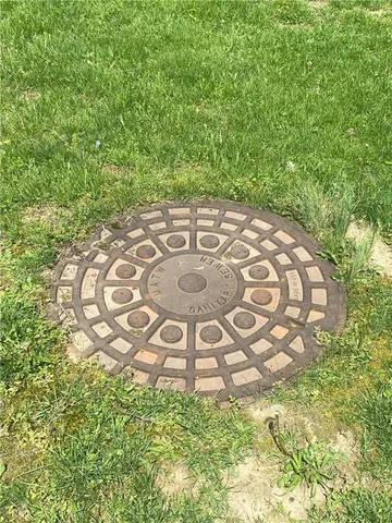 a view of an outdoor space with a garden