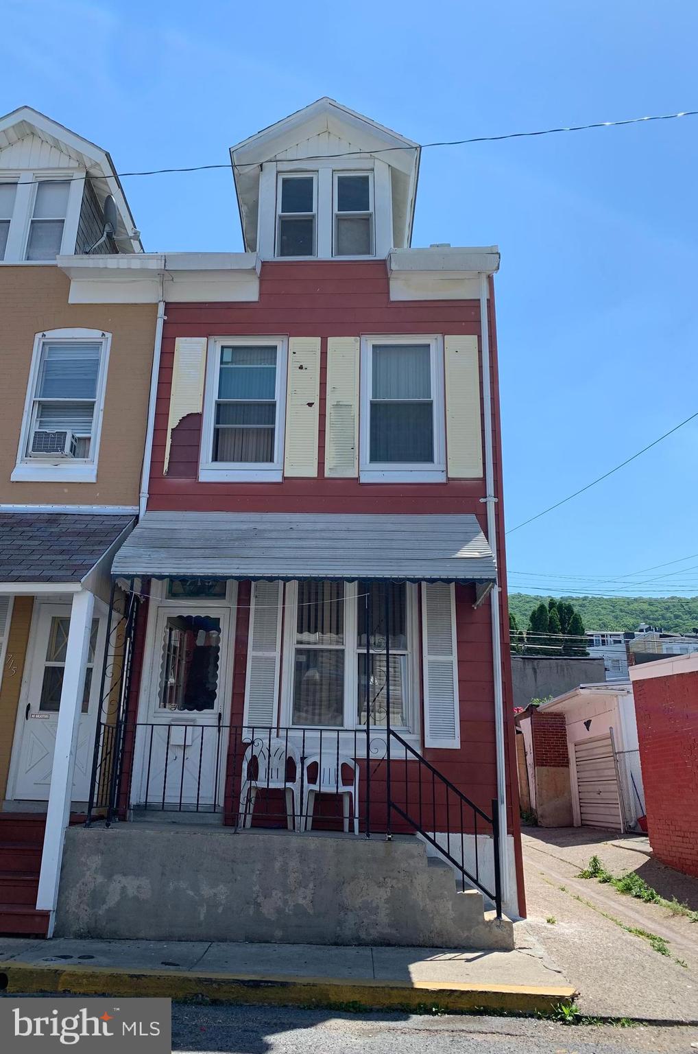 713 Locust Street Reading, PA 19604 - Photo 1 of 15 Gallery Image 1