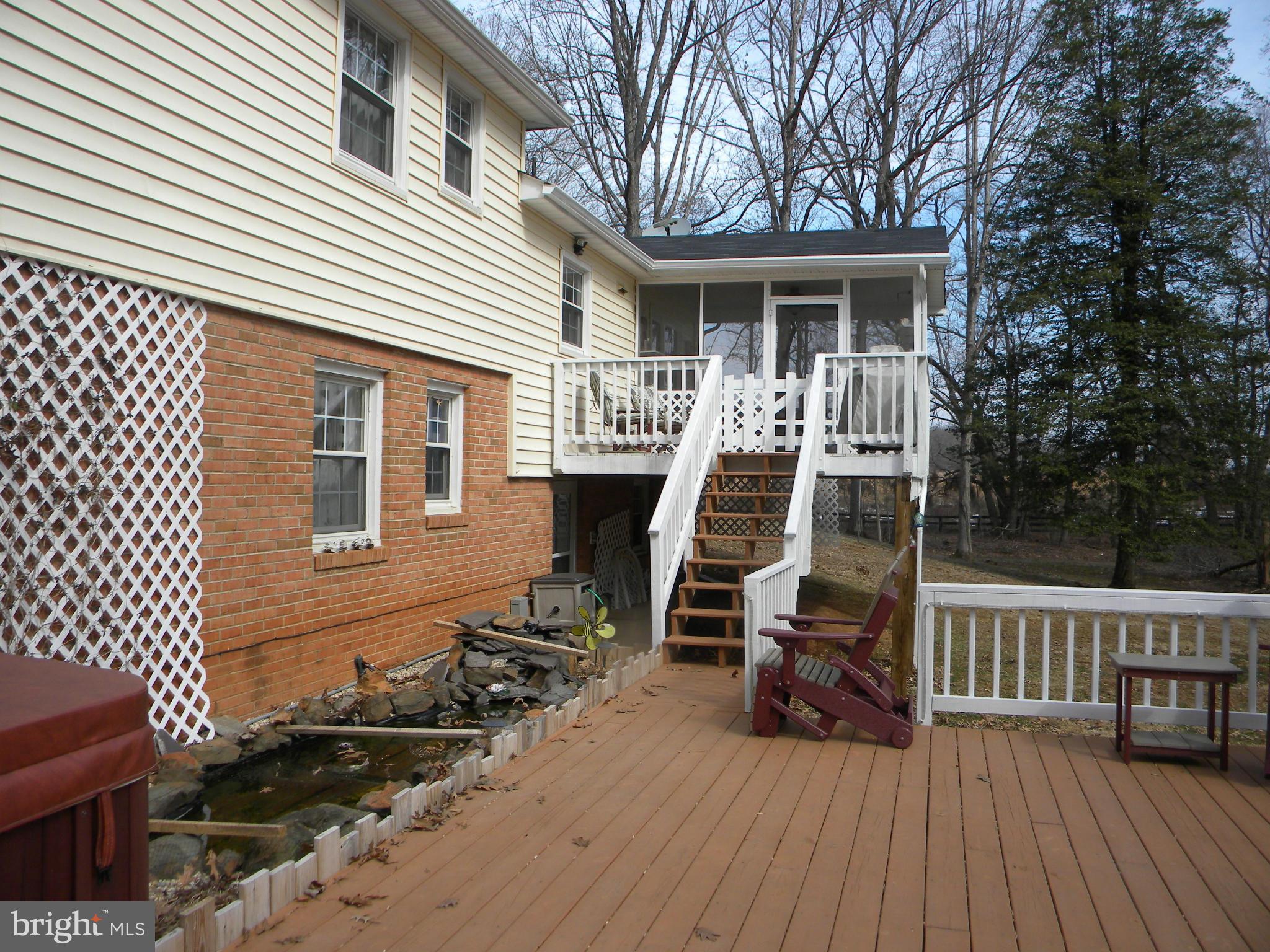 Exterior (Rear)