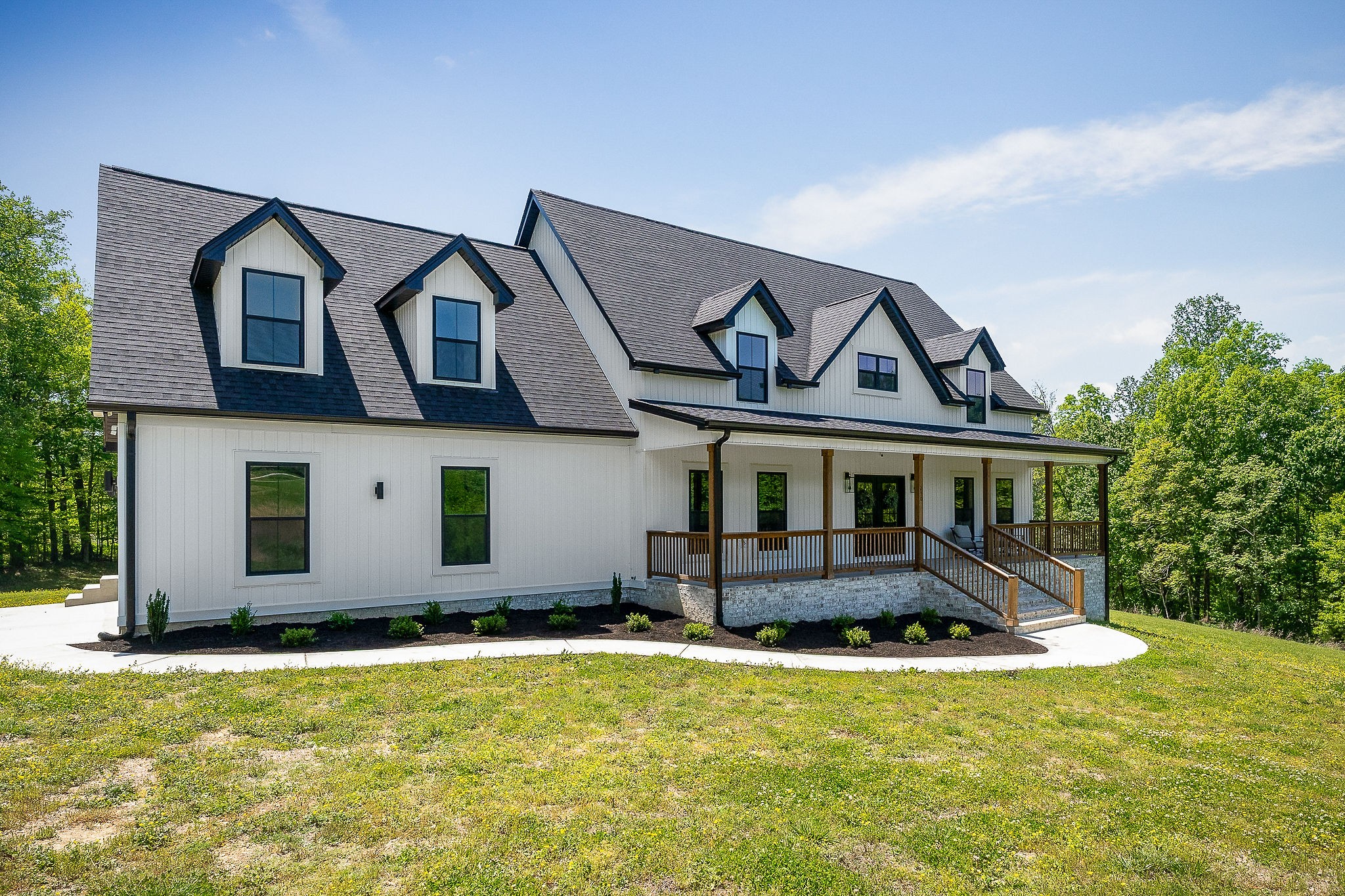250 Dyer Ridge Road Baxter, TN 38544 - Photo 39 of 52 a front view of house with yard
