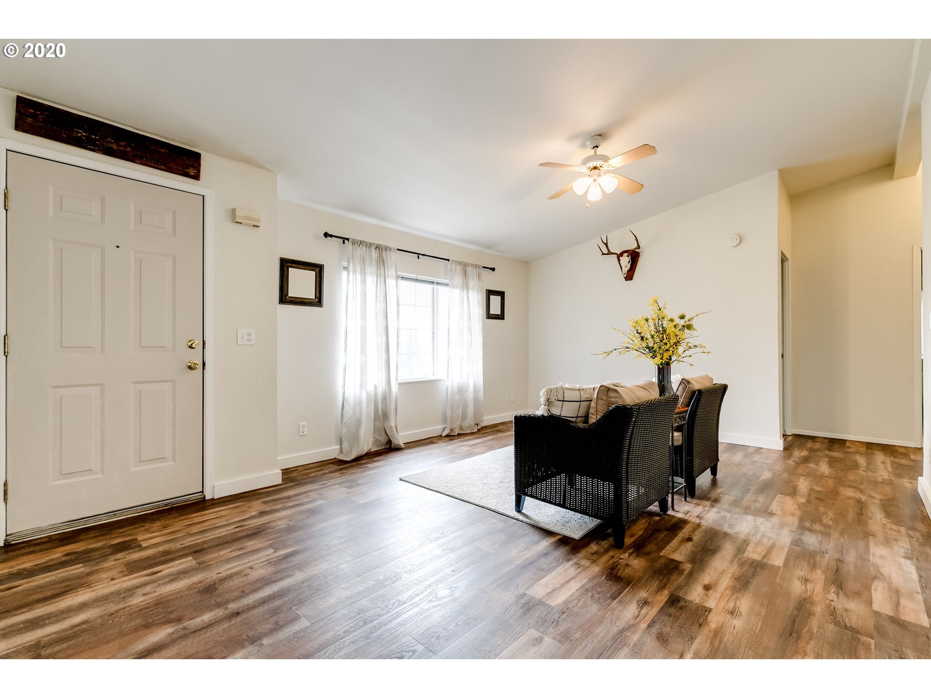 27033 Ferguson Road Junction City, OR 97448 - Photo 5 of 32 Gallery Image 5