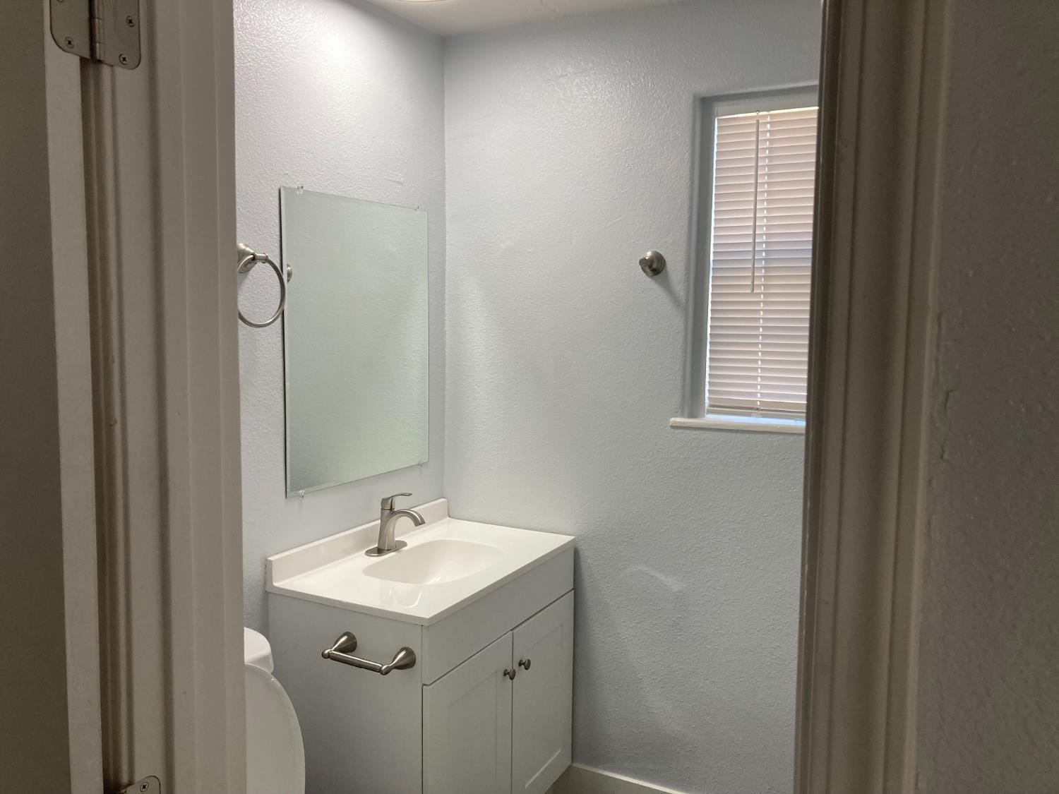 322 Kerr Avenue Modesto, CA 95354 - Photo 4 of 12