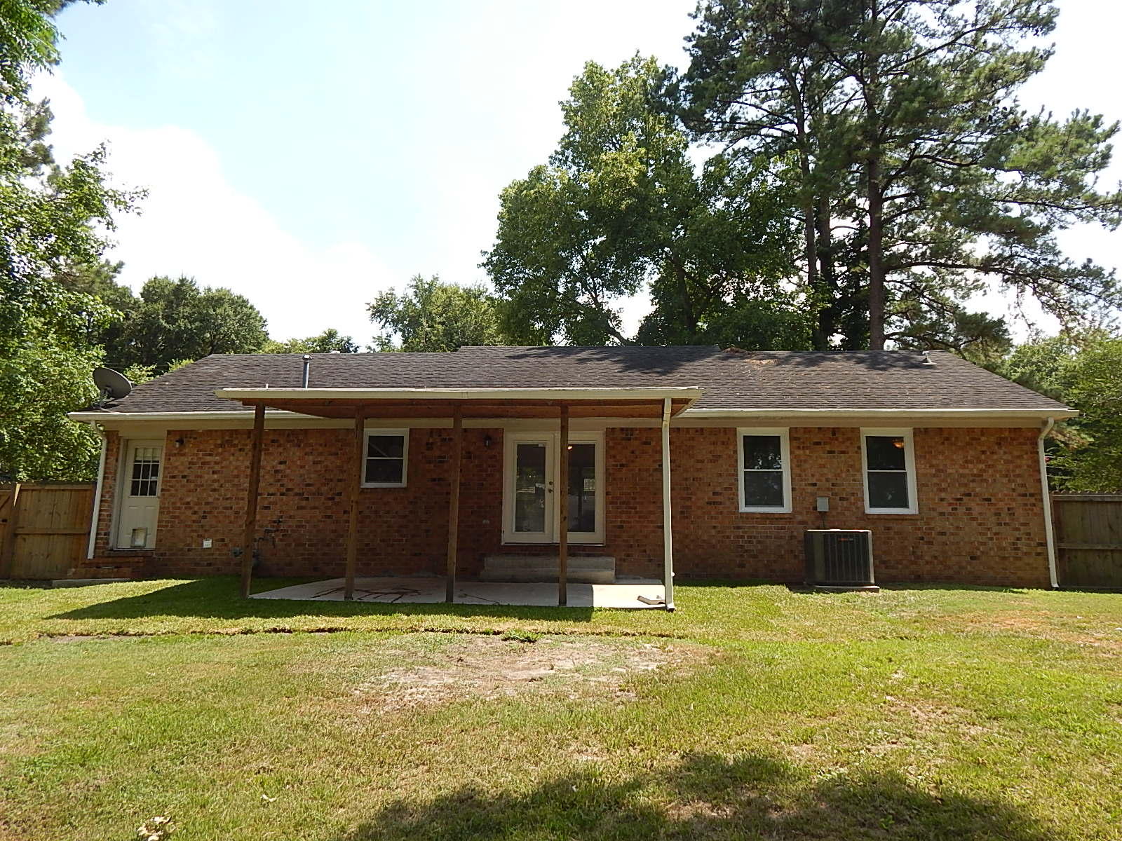 123 Ridge Road Summerville, SC 29485 - Photo 2 of 19 DSCN3564