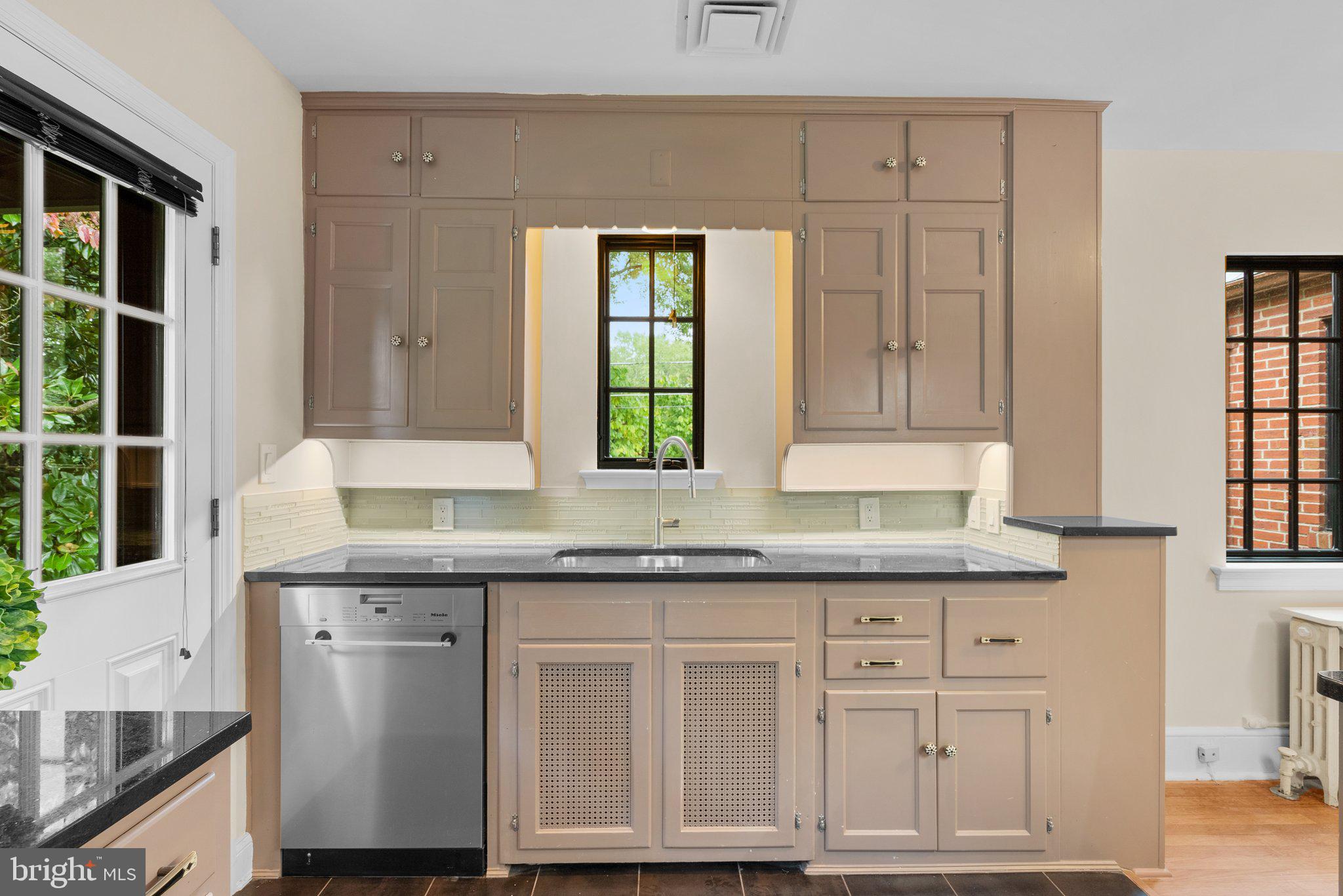 701 McNeill Road Silver Spring, MD 20910 - Photo 16 of 42