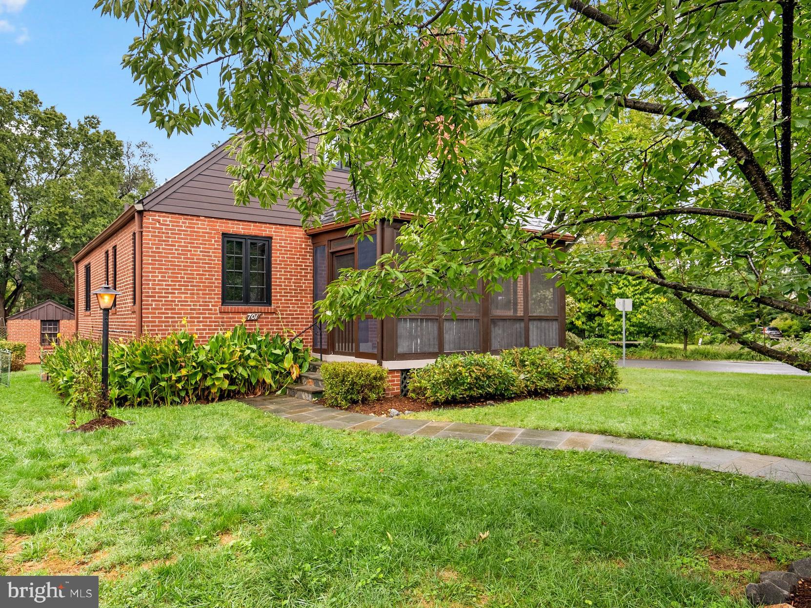 701 McNeill Road Silver Spring, MD 20910 - Photo 2 of 42