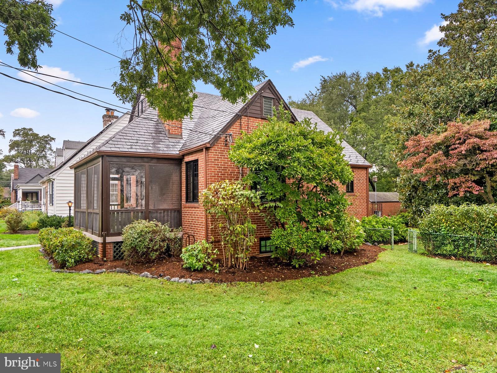 701 McNeill Road Silver Spring, MD 20910 - Photo 3 of 42