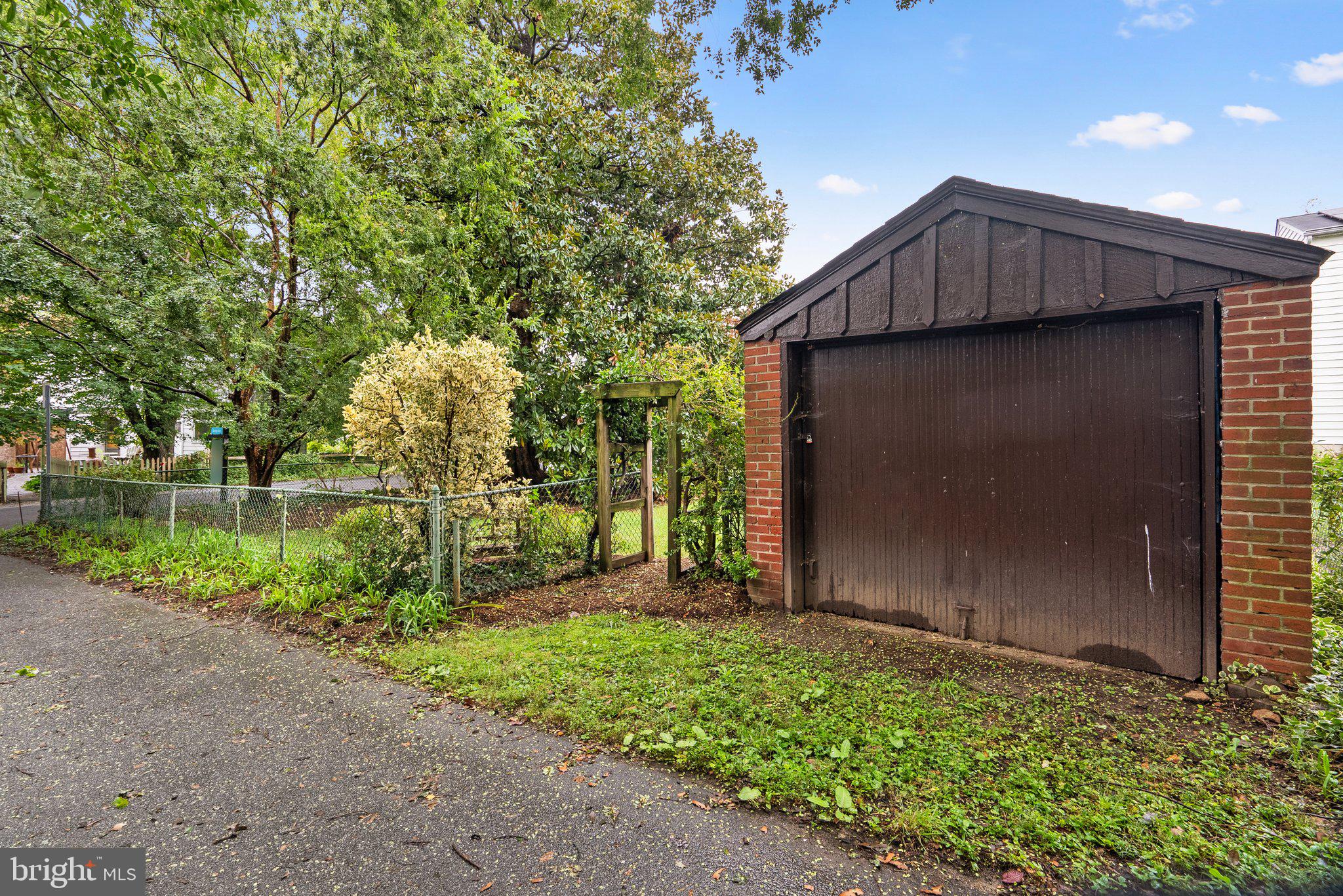 701 McNeill Road Silver Spring, MD 20910 - Photo 37 of 42