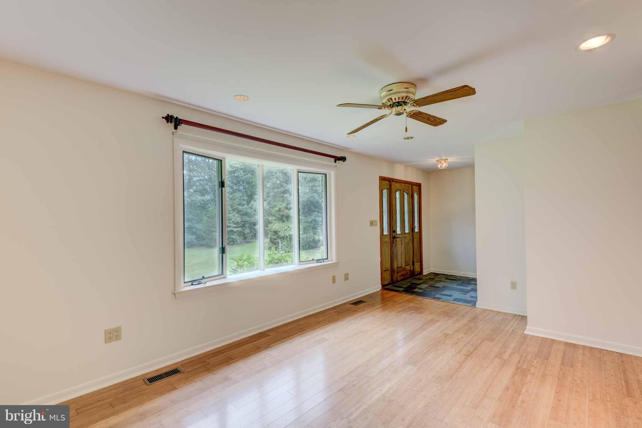 3871 Fringer Road Taneytown, MD 21787 - Photo 2 of 29 Living Room
