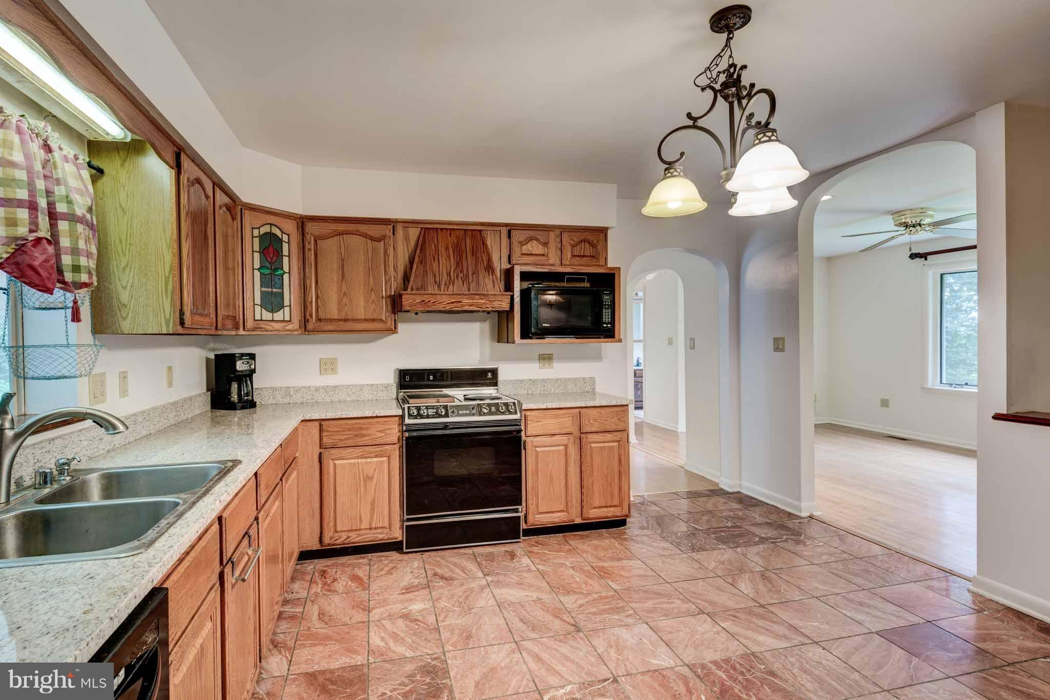 3871 Fringer Road Taneytown, MD 21787 - Photo 11 of 29 Kitchen