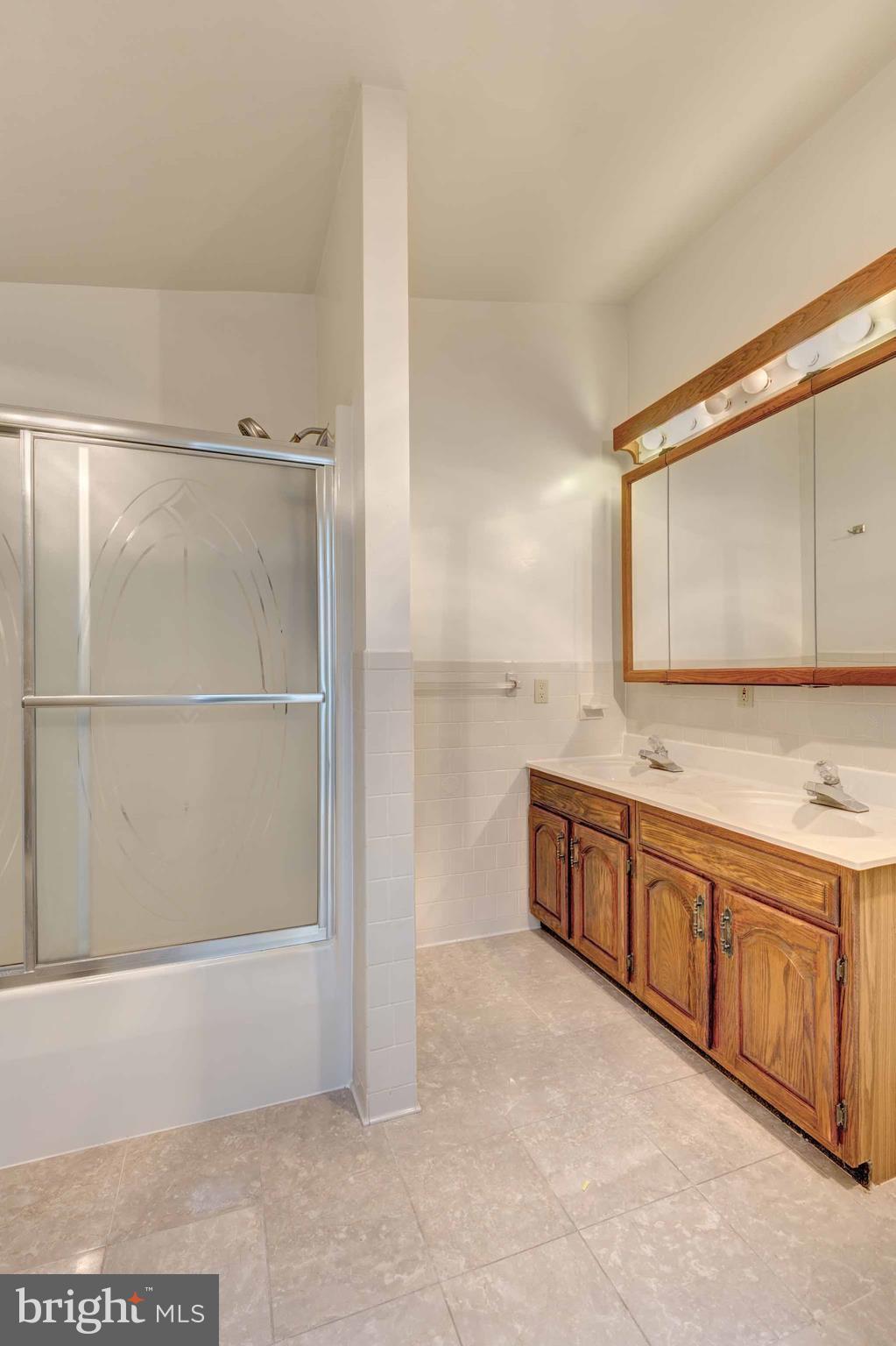 3871 Fringer Road Taneytown, MD 21787 - Photo 16 of 29 Bath (Master)