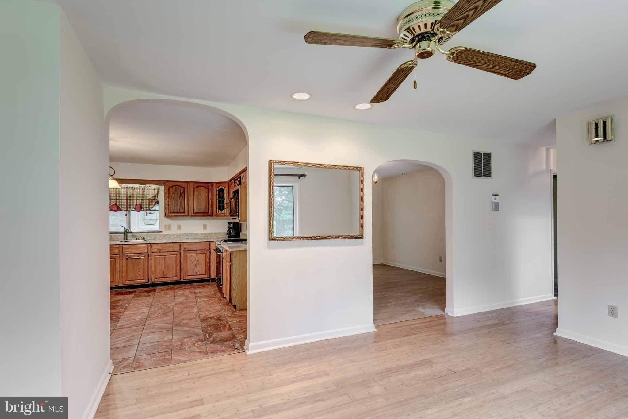 3871 Fringer Road Taneytown, MD 21787 - Photo 3 of 29 Living Room