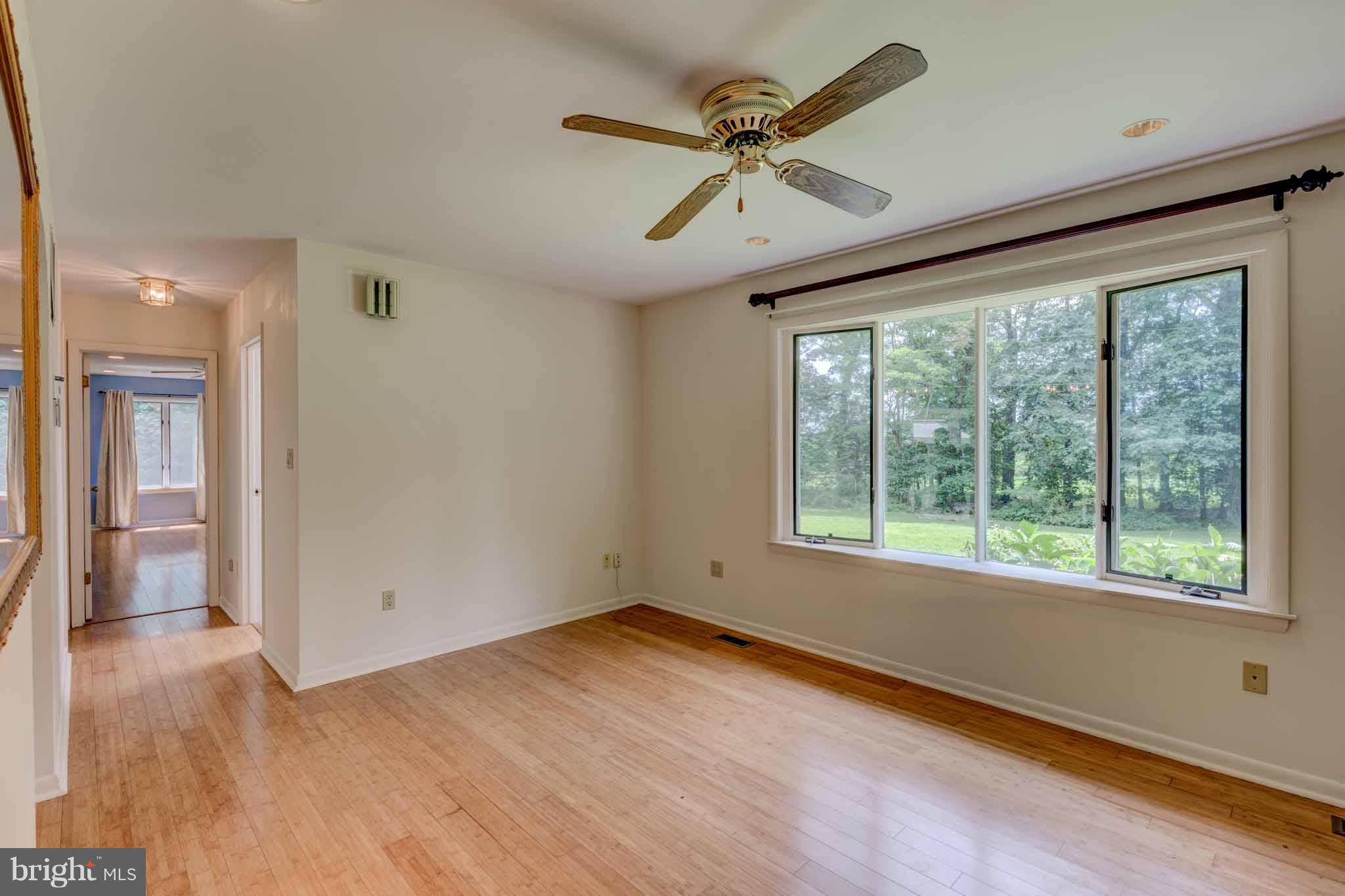 3871 Fringer Road Taneytown, MD 21787 - Photo 4 of 29 Living Room