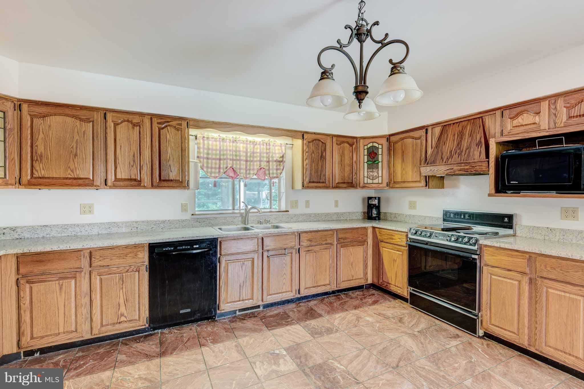 3871 Fringer Road Taneytown, MD 21787 - Photo 9 of 29 Kitchen