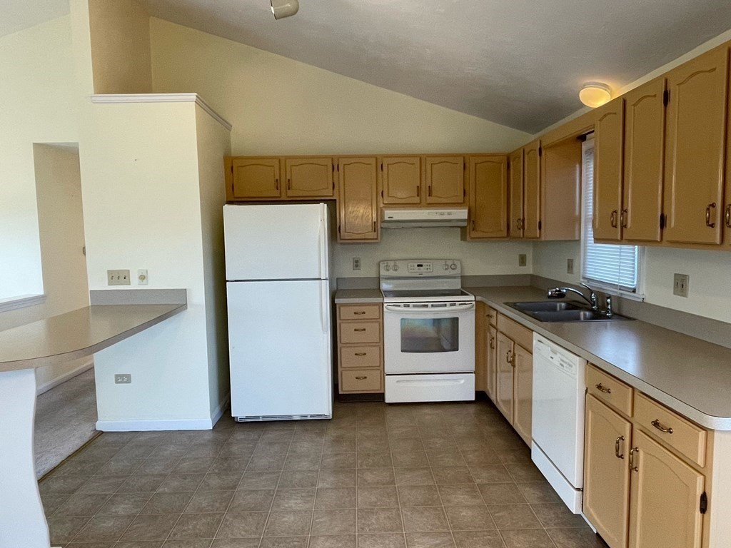14 Brion Road Bellingham, MA 02019 - Photo 4 of 16 Gallery Image 4