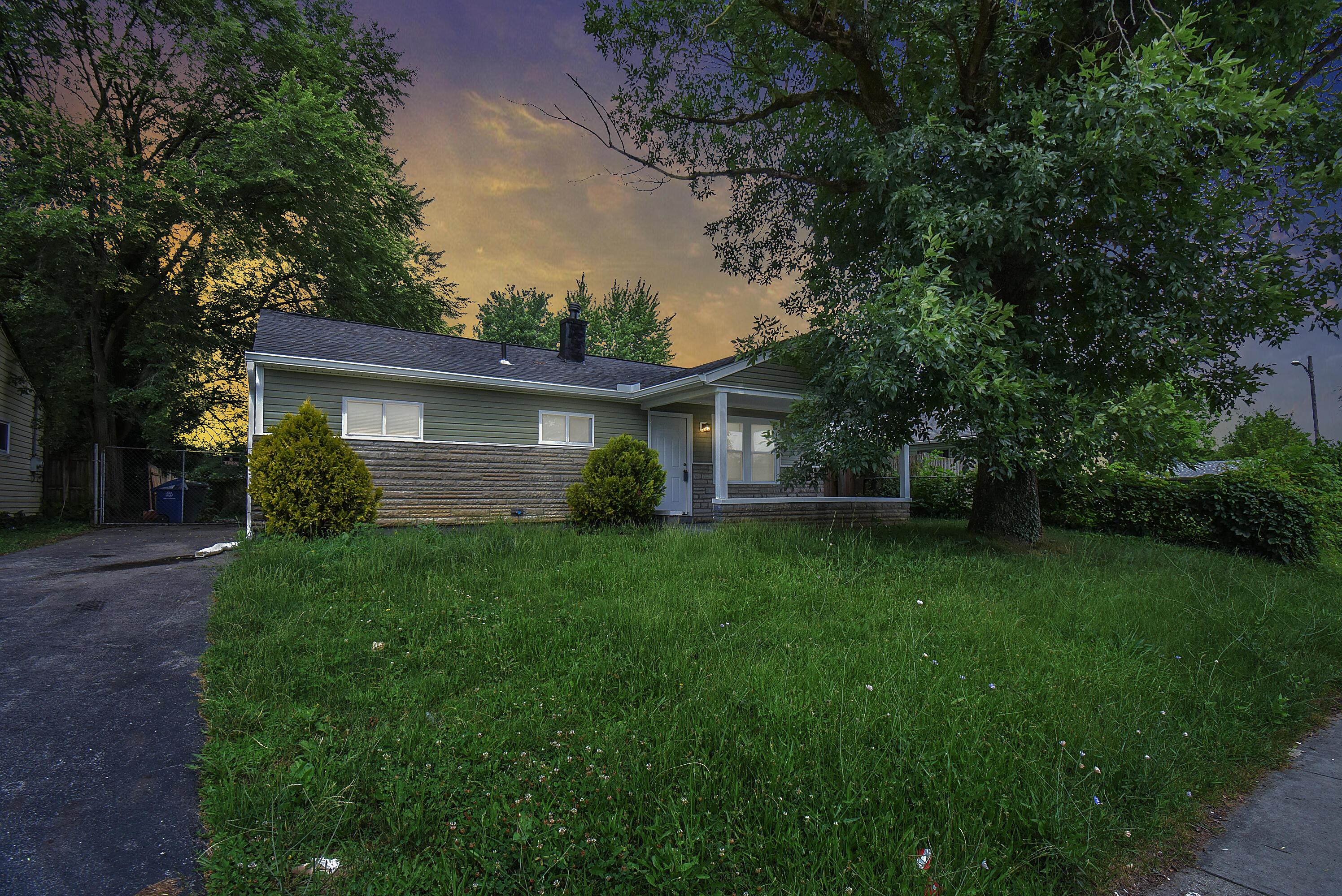 643 Demorest Road Columbus, OH 43204 - Photo 1 of 38 DSC_3492_(2)