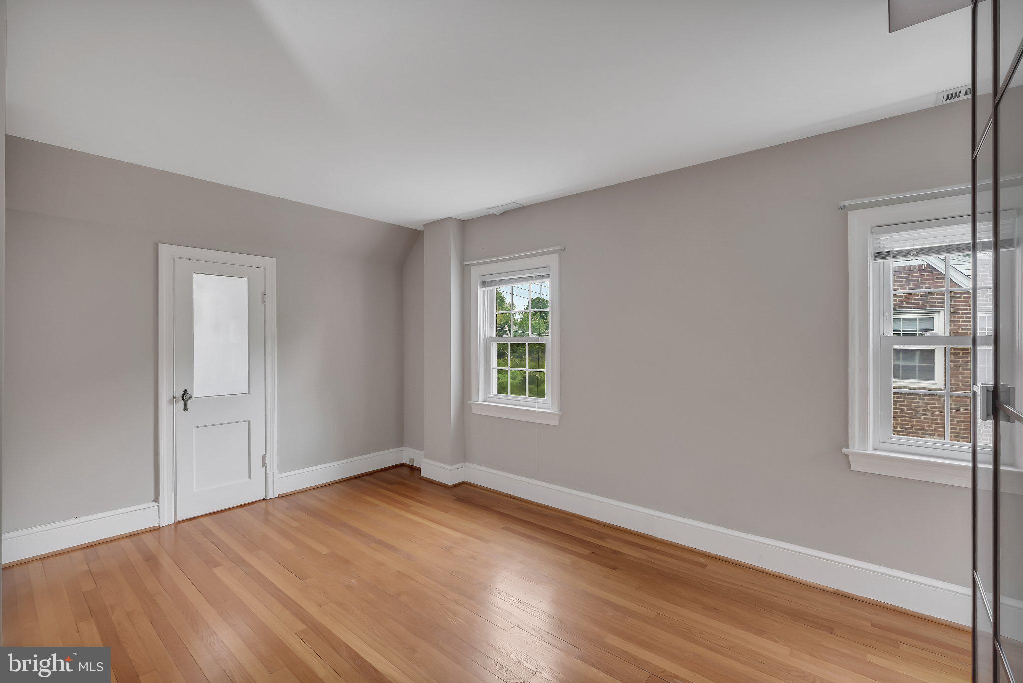 1706 North Glebe Road Arlington, VA 22207 - Photo 19 of 36 Bright and airy blank canvas space.