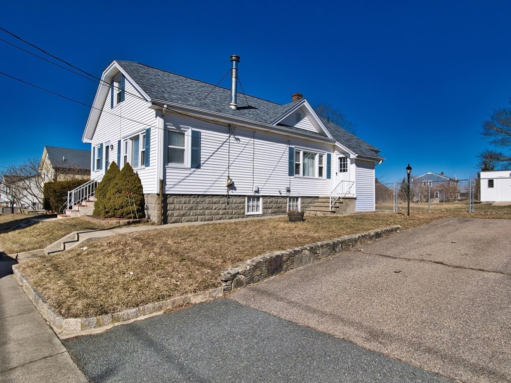 84 Riverview Street Fall River, MA 02724 - Photo 8 of 30 Gallery Image 8