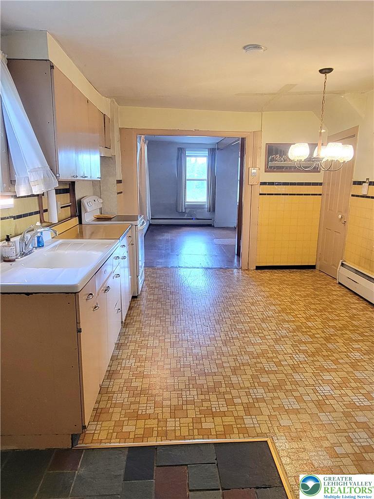 3913 Lime Kiln Road Allentown, PA 18104 - Photo 9 of 38