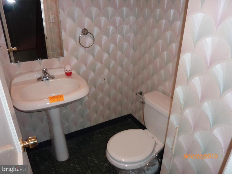 1722 Kirkland Road Baltimore, MD 21222 - Photo 15 of 19 Half Bath