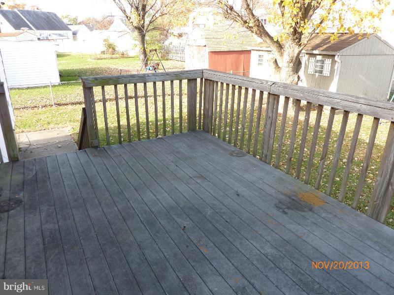1722 Kirkland Road Baltimore, MD 21222 - Photo 17 of 19 Deck