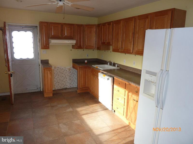 1722 Kirkland Road Baltimore, MD 21222 - Photo 4 of 19 Kitchen