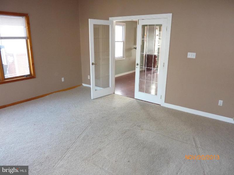 1722 Kirkland Road Baltimore, MD 21222 - Photo 10 of 19 Family Room