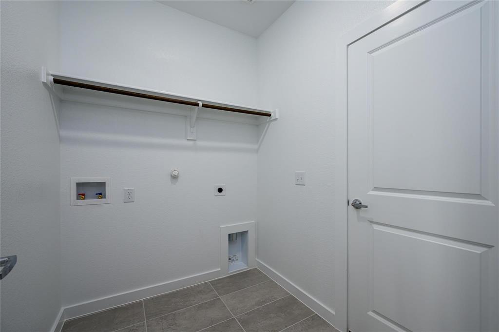 412 Heritage Grove Road Blue Ridge, TX 75424 - Photo 14 of 20 a view of an empty room