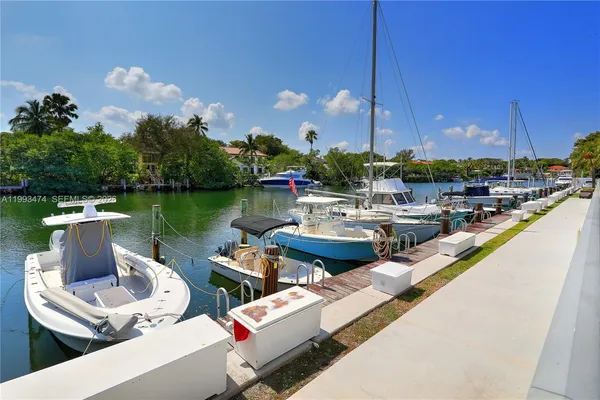 $3,100 | 100 Edgewater Drive, Unit 207, Coral Gables, FL 33133