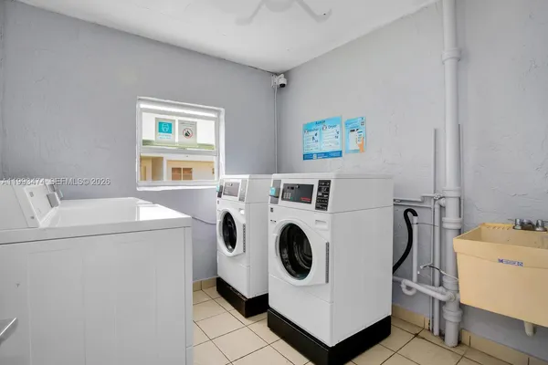 $3,100 | 100 Edgewater Drive, Unit 207, Coral Gables, FL 33133