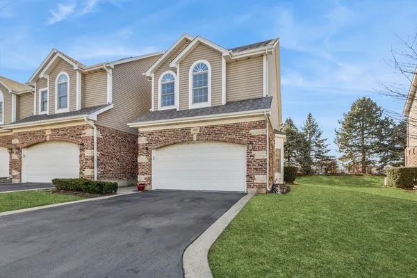 $569,000 | 1029 West Bogey Lane, Palatine, IL 60067