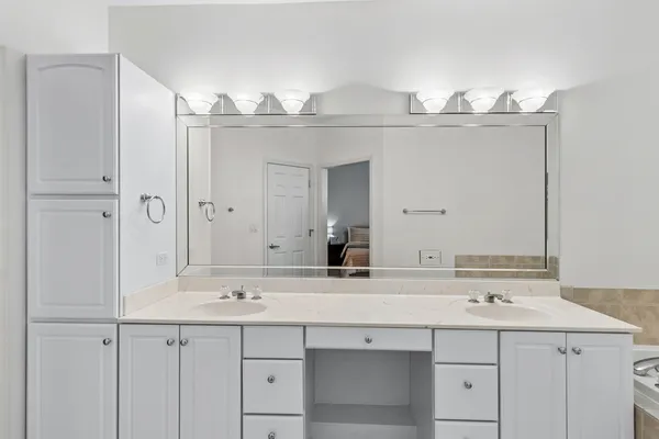 $569,000 | 1029 West Bogey Lane, Palatine, IL 60067