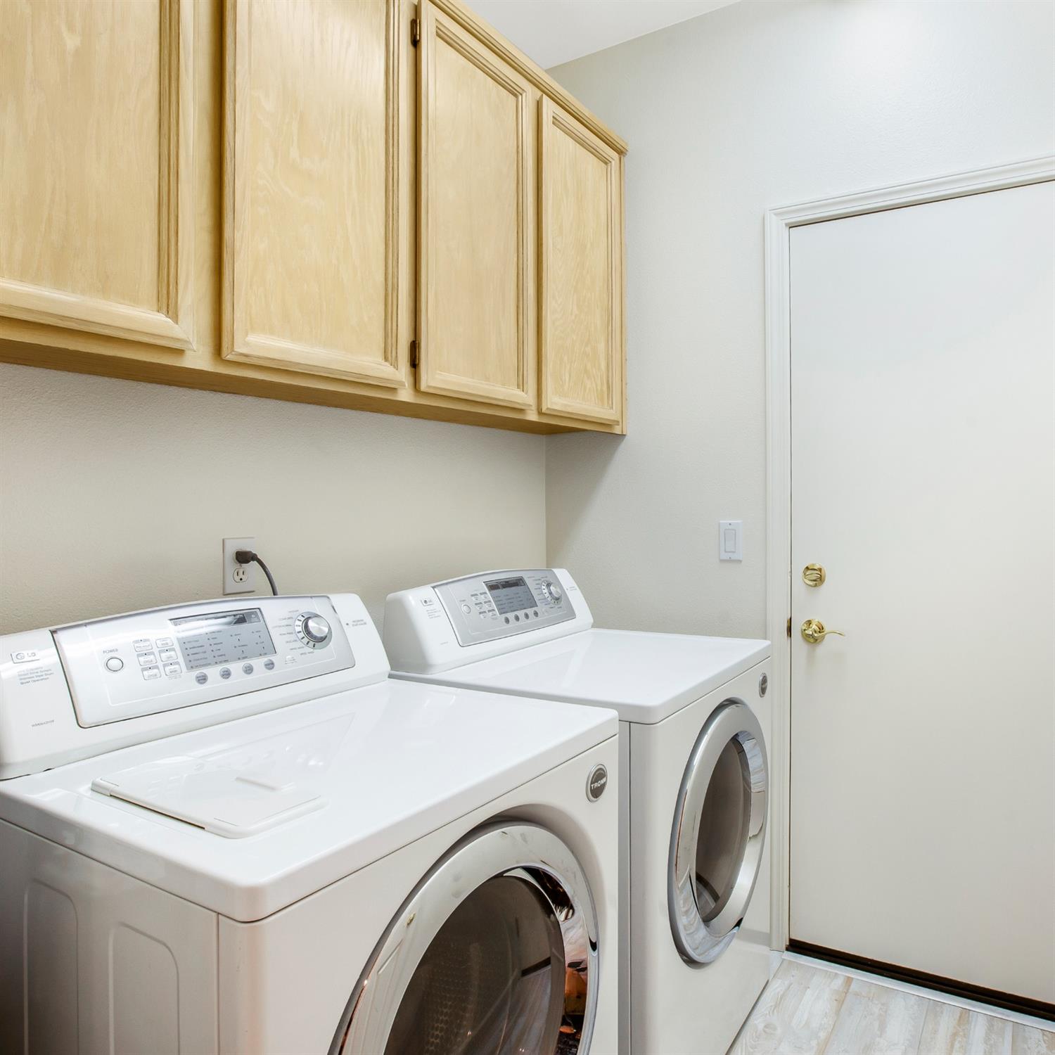 1160 Cobblefields Court Folsom, CA 95630 - Photo 14 of 26 a utility room with dryer and washer