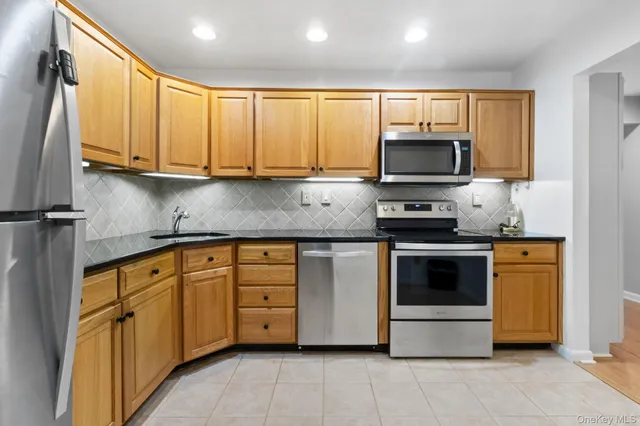 $499,000 | 148 Flintlock Way, Unit D, Yorktown Heights, NY 10598