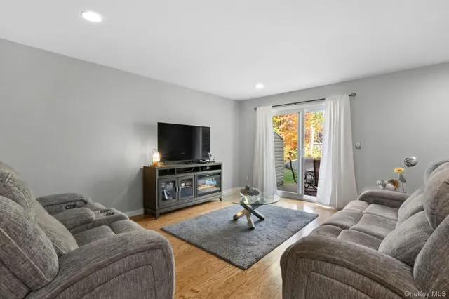 $499,000 | 148 Flintlock Way, Unit D, Yorktown Heights, NY 10598