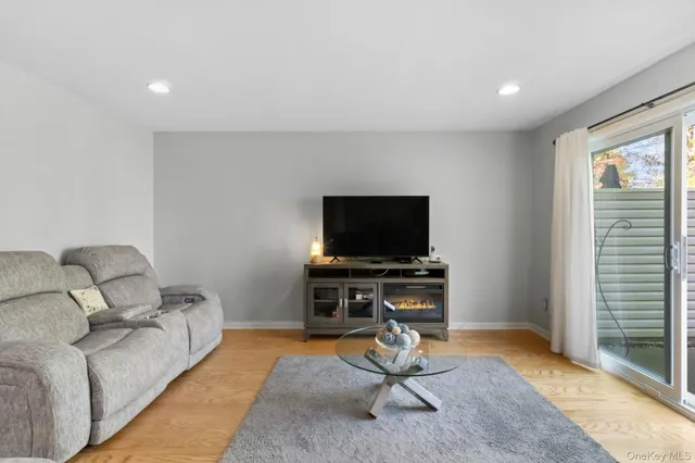 $499,000 | 148 Flintlock Way, Unit D, Yorktown Heights, NY 10598