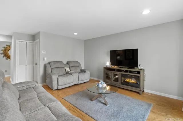 $499,000 | 148 Flintlock Way, Unit D, Yorktown Heights, NY 10598